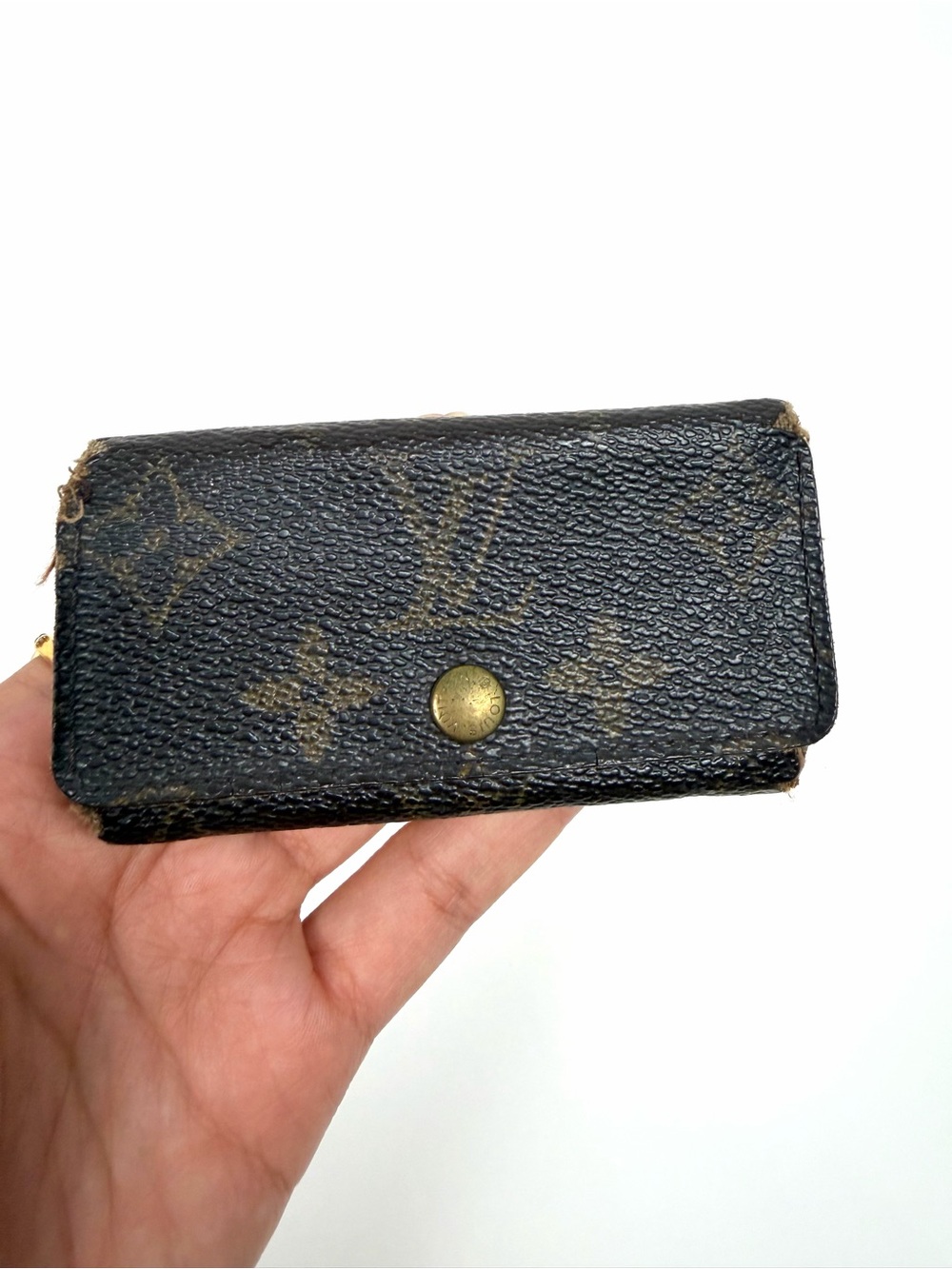 Authentic Louis Vuitton Monogram 4 Key Holder Case